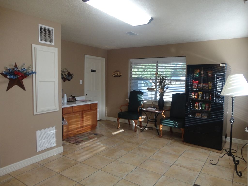 Garden Inn And Suites Silsbee المظهر الداخلي الصورة